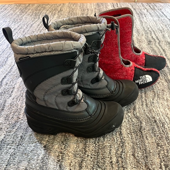 The North Face Kids Alpenglow Snow Boots - size 4 - Picture 3 of 10